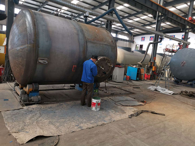 Single layer storage tank
