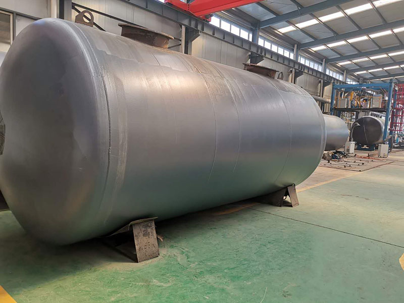 Single layer storage tank