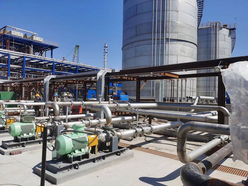 Large vertical storage tank